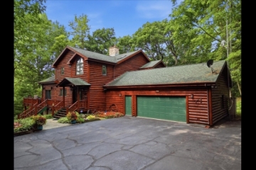 Fantastic Log Home on 3 Acres Near Lost Lake!