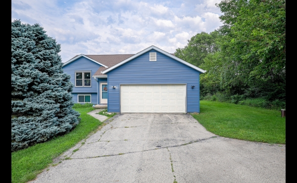 Rural Dixon 3BR 3BA Home on 1 Acre!