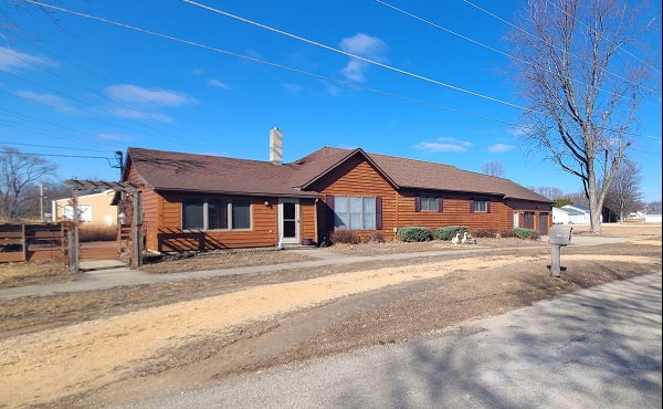 Unique Ranch on 1.6 Acres in Amboy!